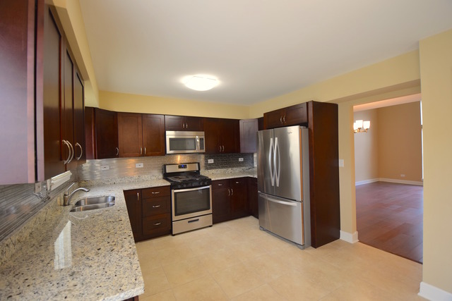 783 Trinity Ct, Carol Stream, IL 60188 photo 6