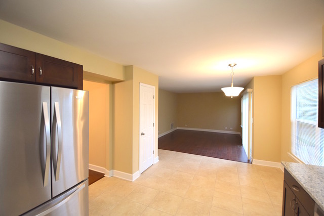 783 Trinity Ct, Carol Stream, IL 60188 photo 9