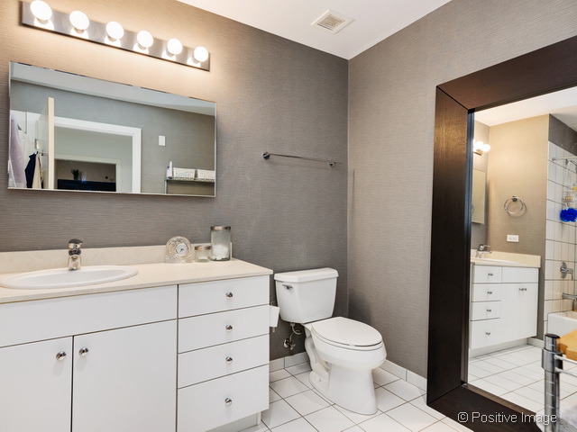 8 E Randolph St #2402, Chicago, IL 60601 photo 15