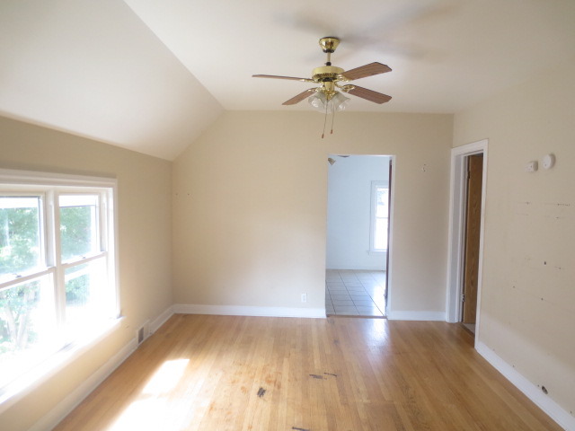 1970 Pine St, Des Plaines, IL 60018 photo 9