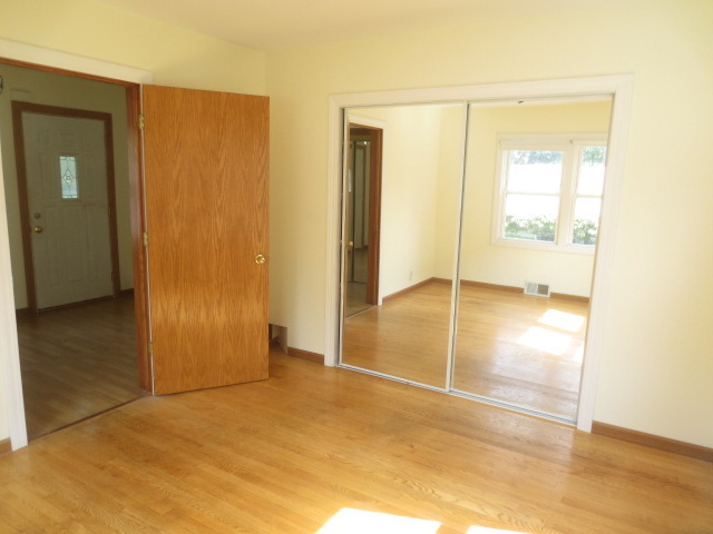 1970 Pine St, Des Plaines, IL 60018 photo 16