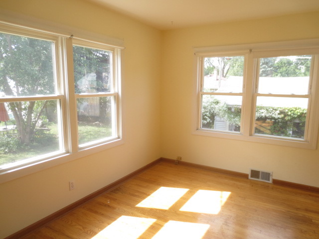 1970 Pine St, Des Plaines, IL 60018 photo 15