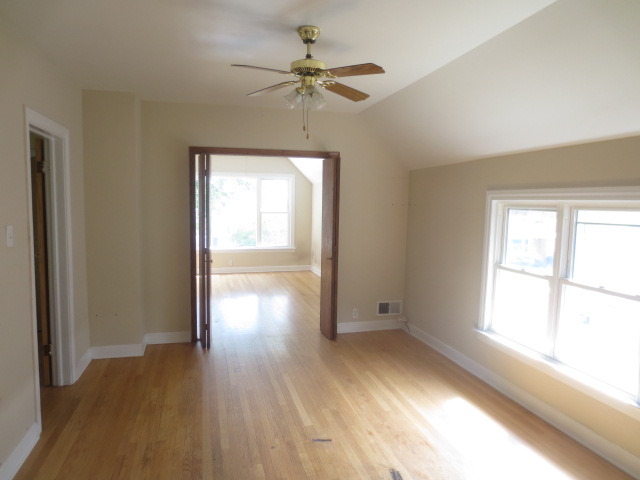 1970 Pine St, Des Plaines, IL 60018 photo 10