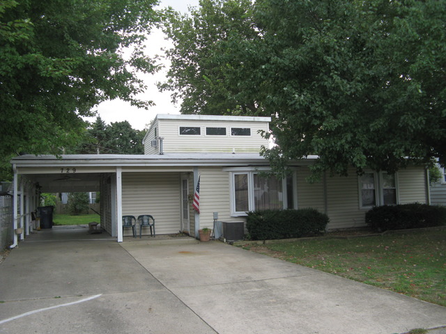729 E Chapin St, Morris, IL 60450 photo 1
