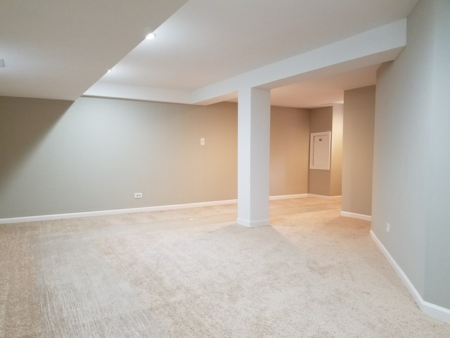 621 S Wheaton Ave, Wheaton, IL 60187 photo 23