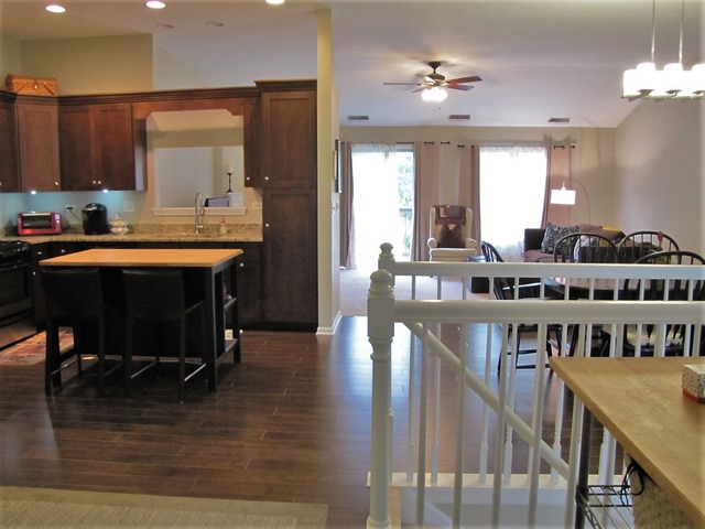 358 E Haver Hill Ct, Itasca, IL 60143 photo 4