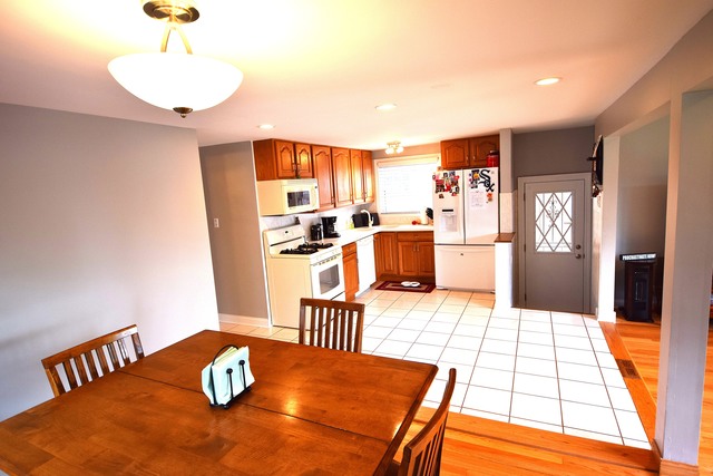 5206 S Newland Ave, Chicago, IL 60638 photo 5