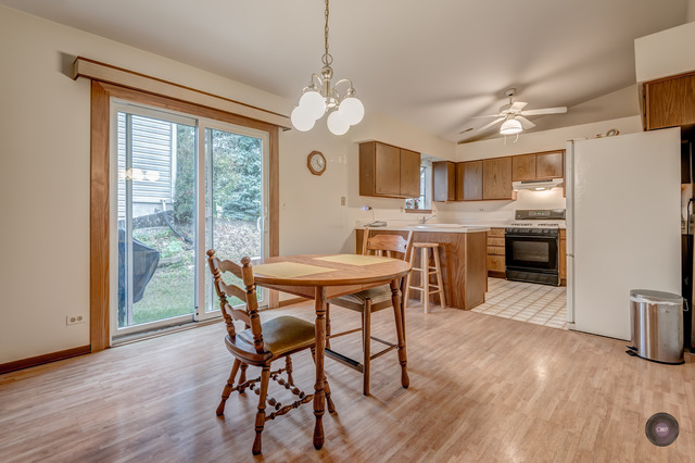 300 Persimmon Ct, Aurora, IL 60504 photo 8