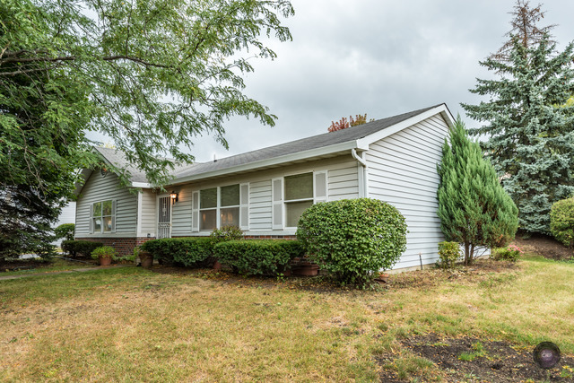 300 Persimmon Ct, Aurora, IL 60504 photo 1