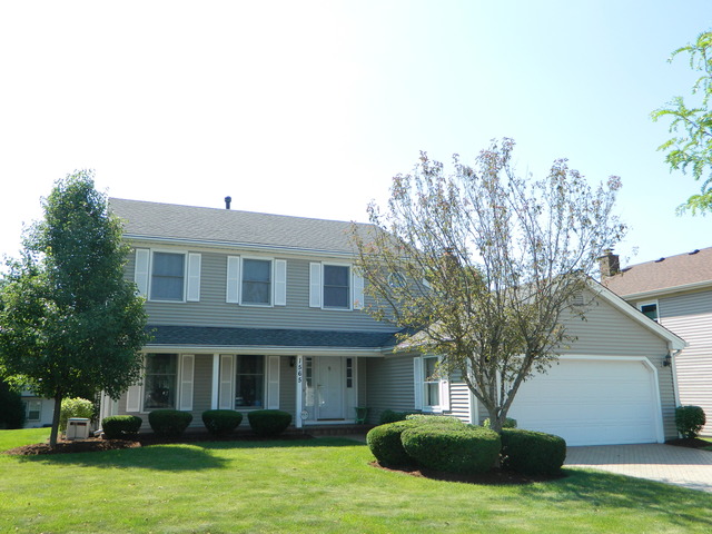 1565 Camelot Ln, Hoffman Estates, IL 60010 photo 1