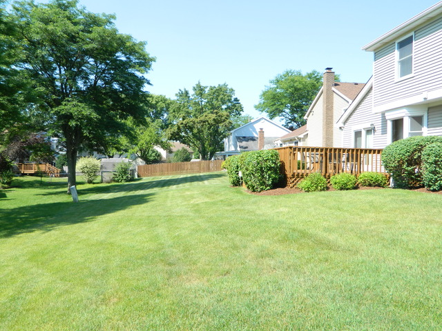 1565 Camelot Ln, Hoffman Estates, IL 60010 photo 22
