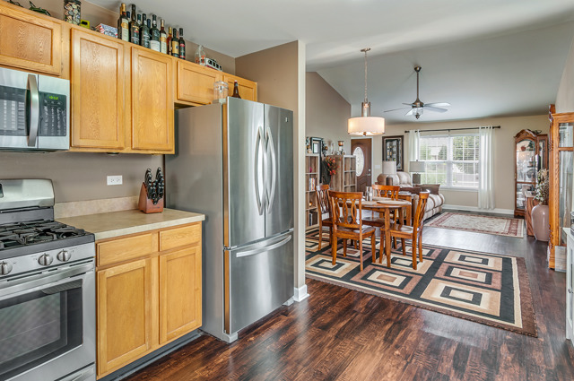 620 Kristen St, Plano, IL 60545 photo 3
