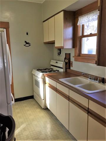 113 E 10th St, Dixon, IL 61021 photo 4