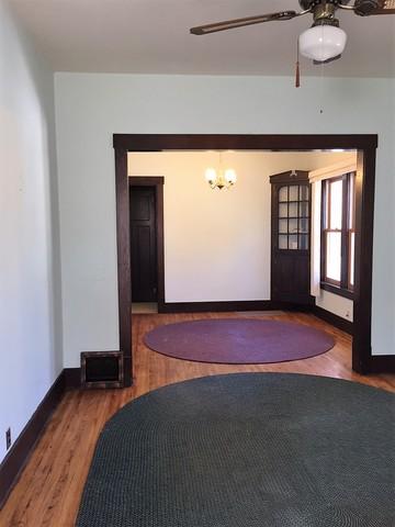 113 E 10th St, Dixon, IL 61021 photo 2