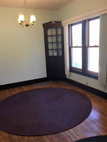 113 E 10th St, Dixon, IL 61021 photo 5