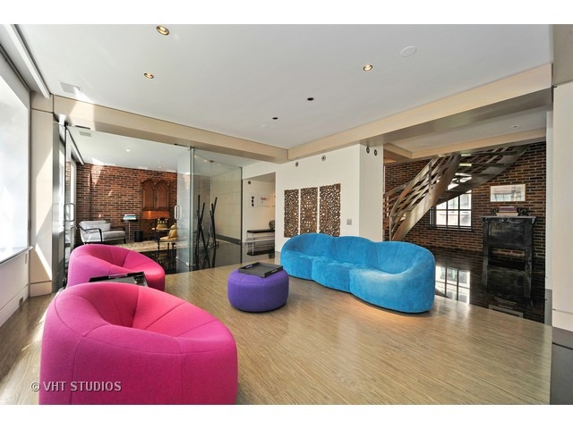 210 E Walton St #E, Chicago, IL 60611 photo 4
