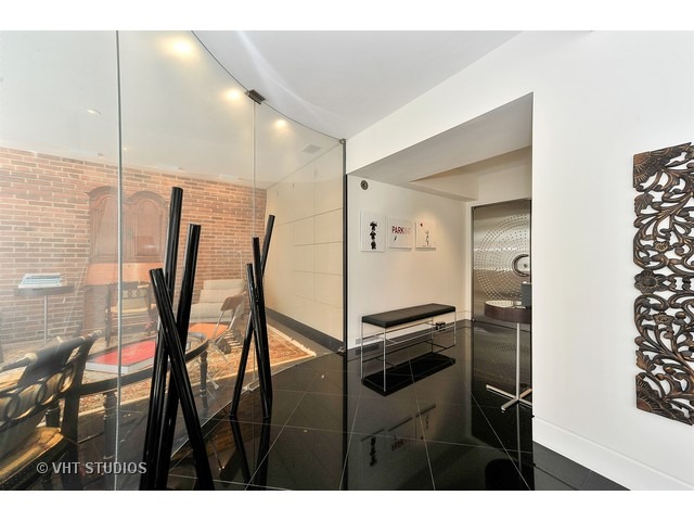 210 E Walton St #E, Chicago, IL 60611 photo 16