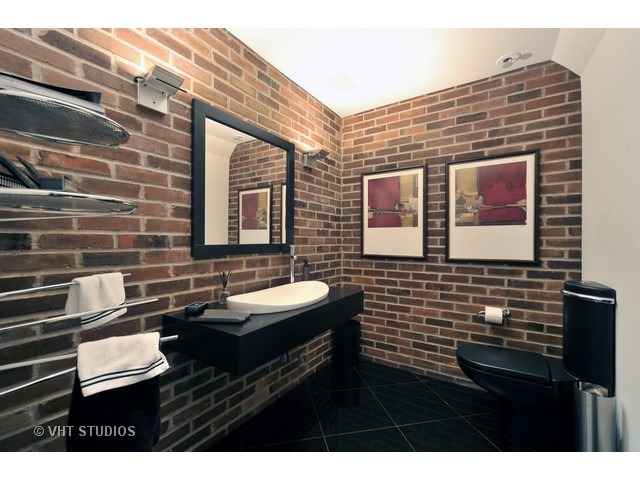210 E Walton St #E, Chicago, IL 60611 photo 17