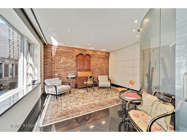 210 E Walton St #E, Chicago, IL 60611 photo 6