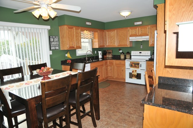 7000 Astoria Dr, Plainfield, IL 60586 photo 6