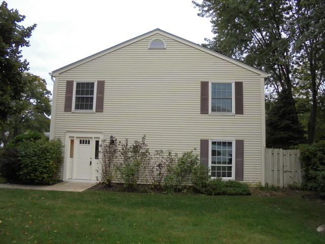 10 Silver Tree Cir, Cary, IL 60013 photo 1