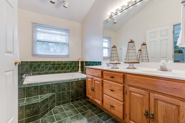 216 S Rush St, Itasca, IL 60143 photo 13