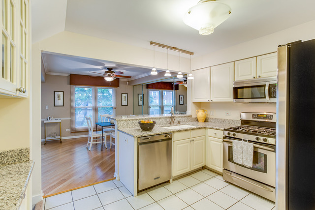 216 S Rush St, Itasca, IL 60143 photo 5