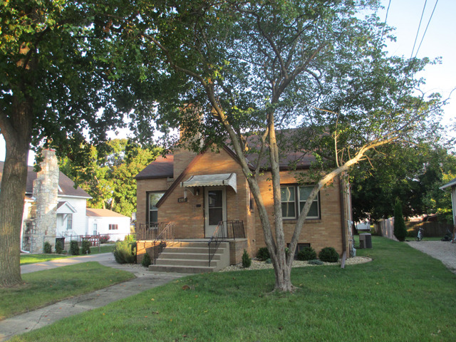 2323 6th St, Peru, IL 61354 photo 1