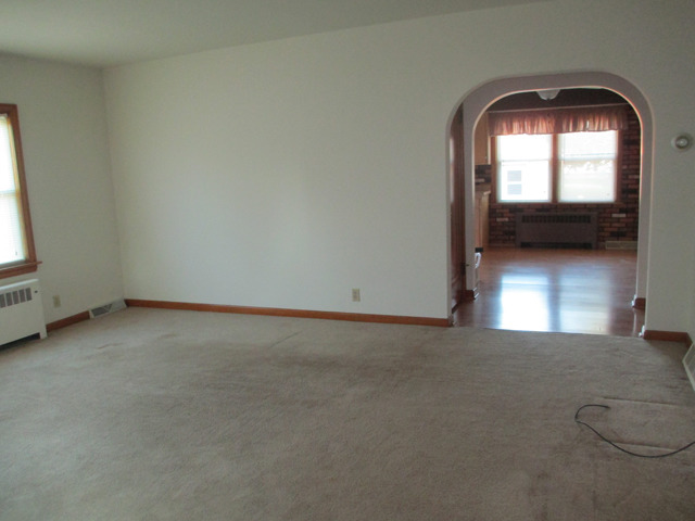 2323 6th St, Peru, IL 61354 photo 3