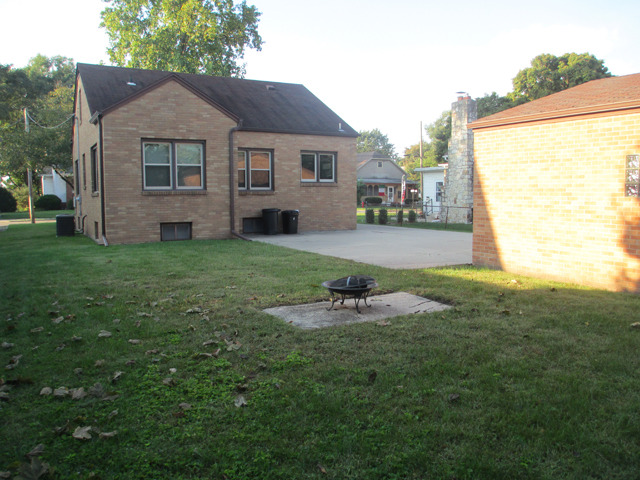 2323 6th St, Peru, IL 61354 photo 7