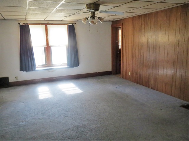 207 Willett Ave, Dixon, IL 61021 photo 3