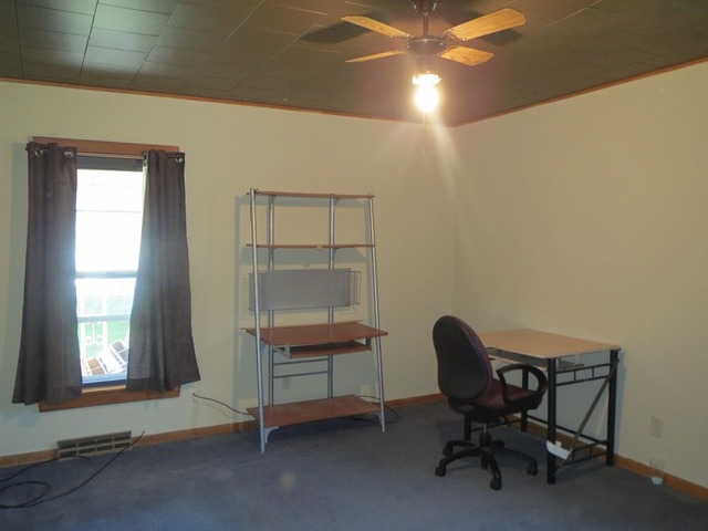 207 Willett Ave, Dixon, IL 61021 photo 9