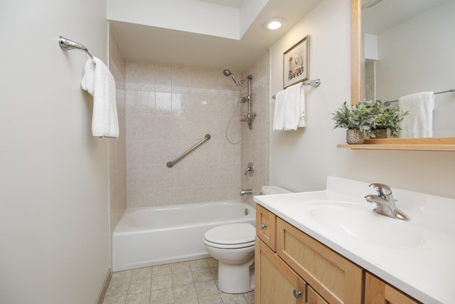 721 Garth Rd, Wheeling, IL 60090 photo 9