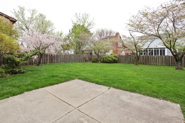 721 Garth Rd, Wheeling, IL 60090 photo 12