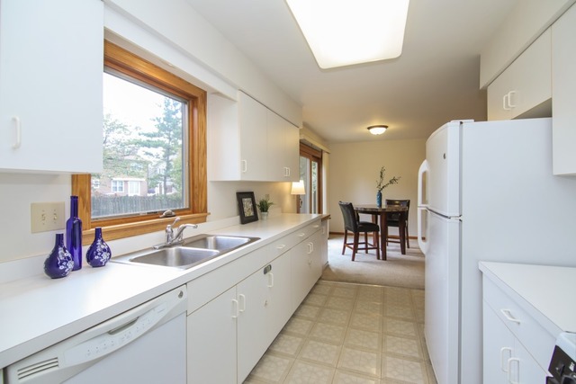 721 Garth Rd, Wheeling, IL 60090 photo 4