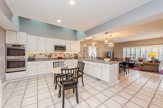 635 Hunter Rd, Glenview, IL 60025 photo 3