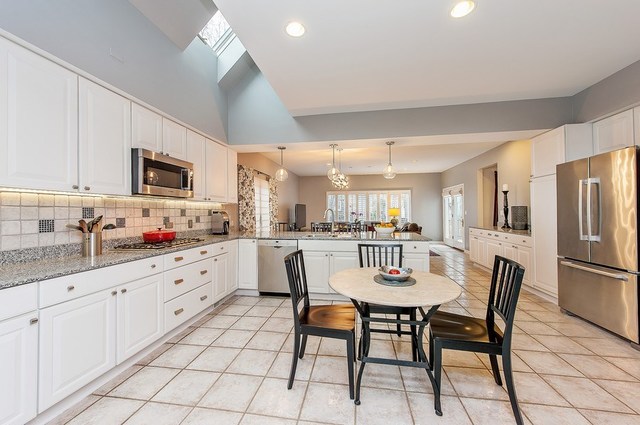 635 Hunter Rd, Glenview, IL 60025 photo 4