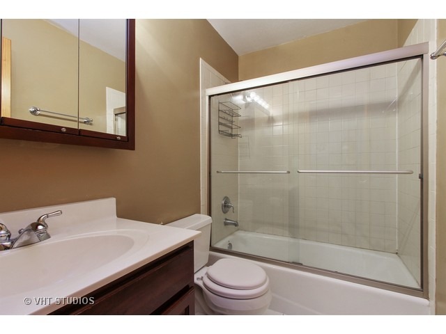 30 Fallstone Dr, Streamwood, IL 60107 photo 8