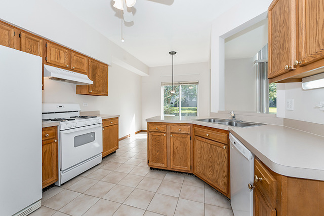 1563 Spaulding Rd, Bartlett, IL 60103 photo 4
