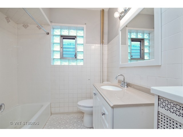 3130 N Menard Ave, Chicago, IL 60634 photo 11