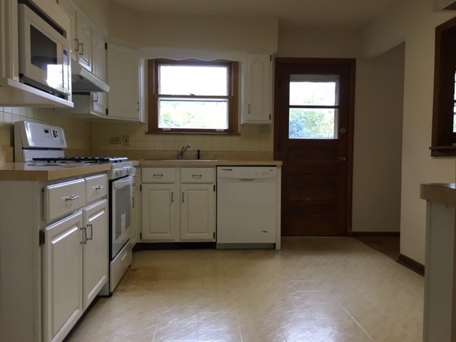 94 Windsor Dr, Des Plaines, IL 60018 photo 4