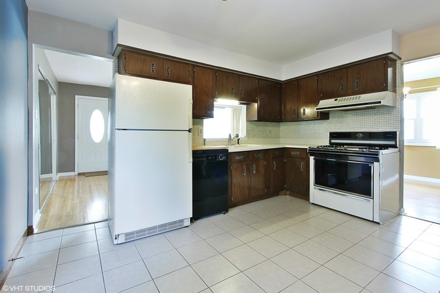 744 Bryn Mawr Ave, Bartlett, IL 60103 photo 3