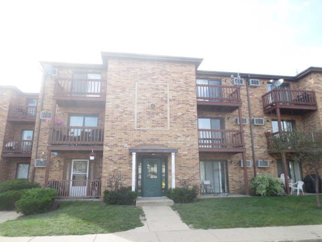 1324 N Geneva Dr #2B, Palatine, IL 60074 photo 1