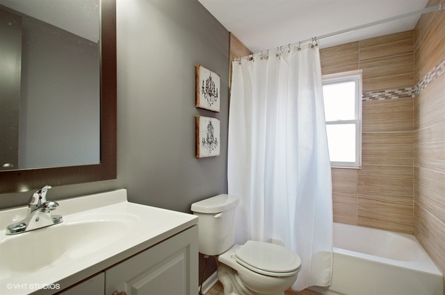 6548 N Campbell Ave, Chicago, IL 60645 photo 9