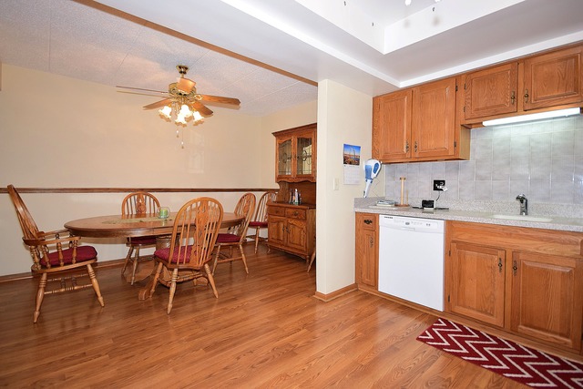 555 S River Rd #603, Des Plaines, IL 60016 photo 11
