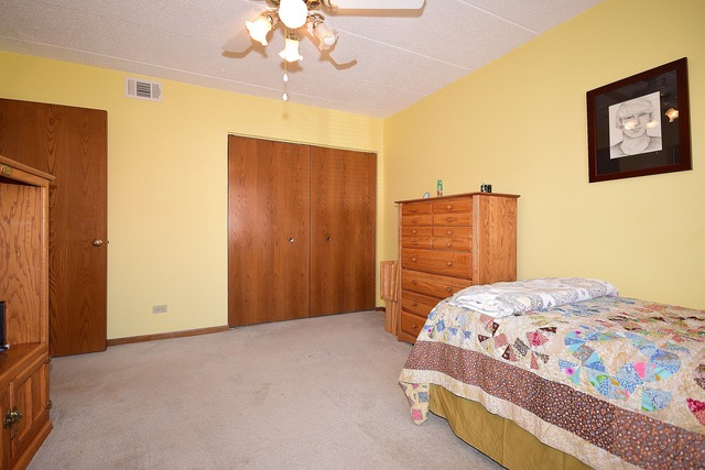 555 S River Rd #603, Des Plaines, IL 60016 photo 5