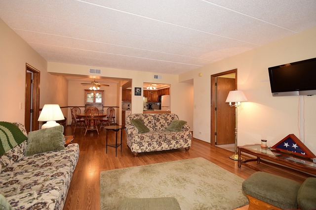 555 S River Rd #603, Des Plaines, IL 60016 photo 17