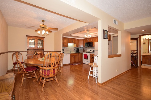 555 S River Rd #603, Des Plaines, IL 60016 photo 6