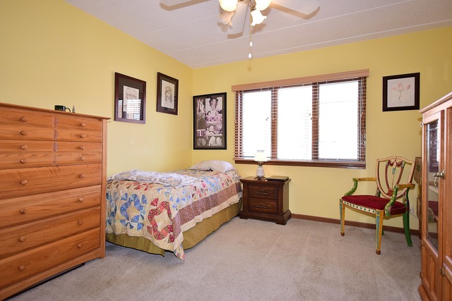 555 S River Rd #603, Des Plaines, IL 60016 photo 4