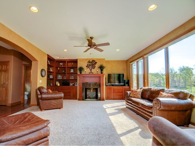 7367 Timber Ridge Rd, Roscoe, IL 61073 photo 2